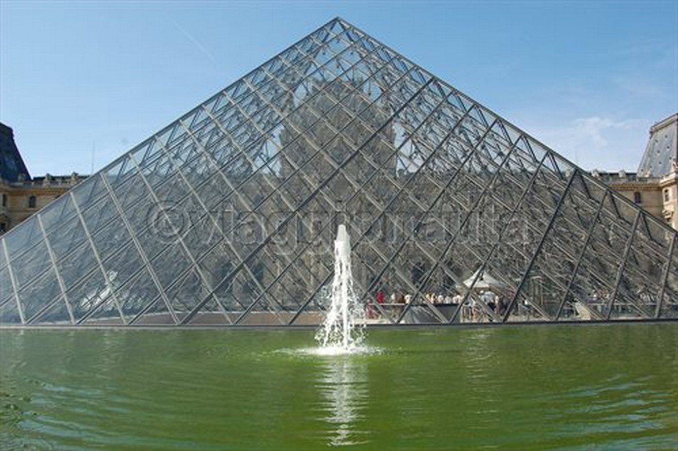 Louvre Parigi